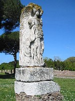 Statue af Minerva Victoria ved Porta Romana